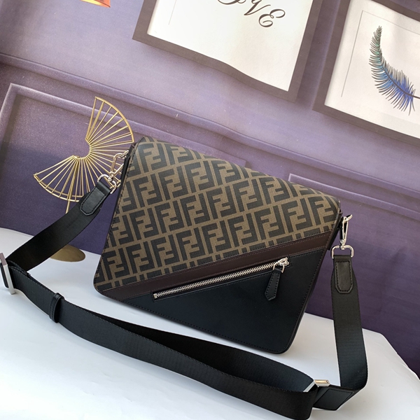 スーパーコピーブランドバッグ正面デザイン